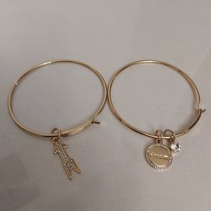 Golden bracelet set